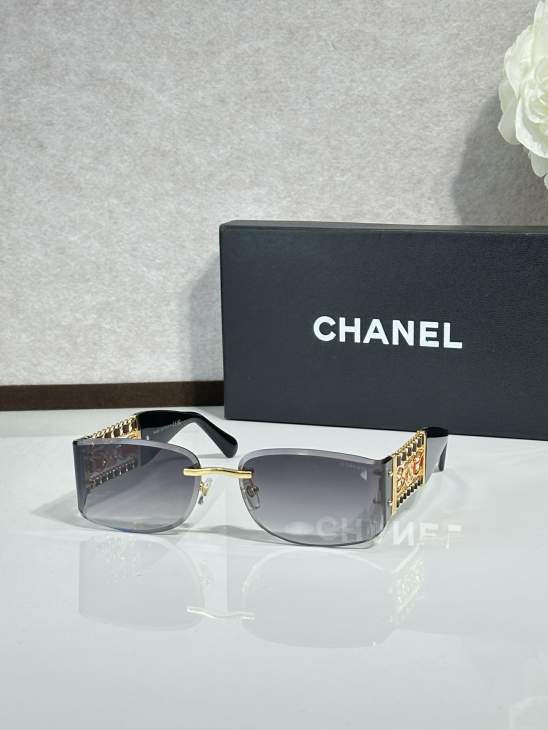 Picture of Chanel Sunglasses _SKUfw77366435fw